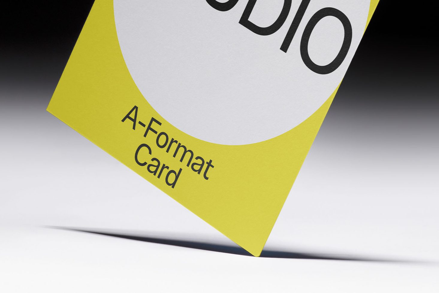 Card GRD04 Mockup preview 2