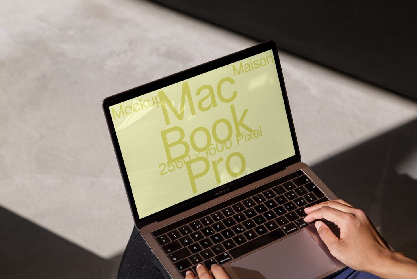 MacBook Pro E02 Mockup preview 1