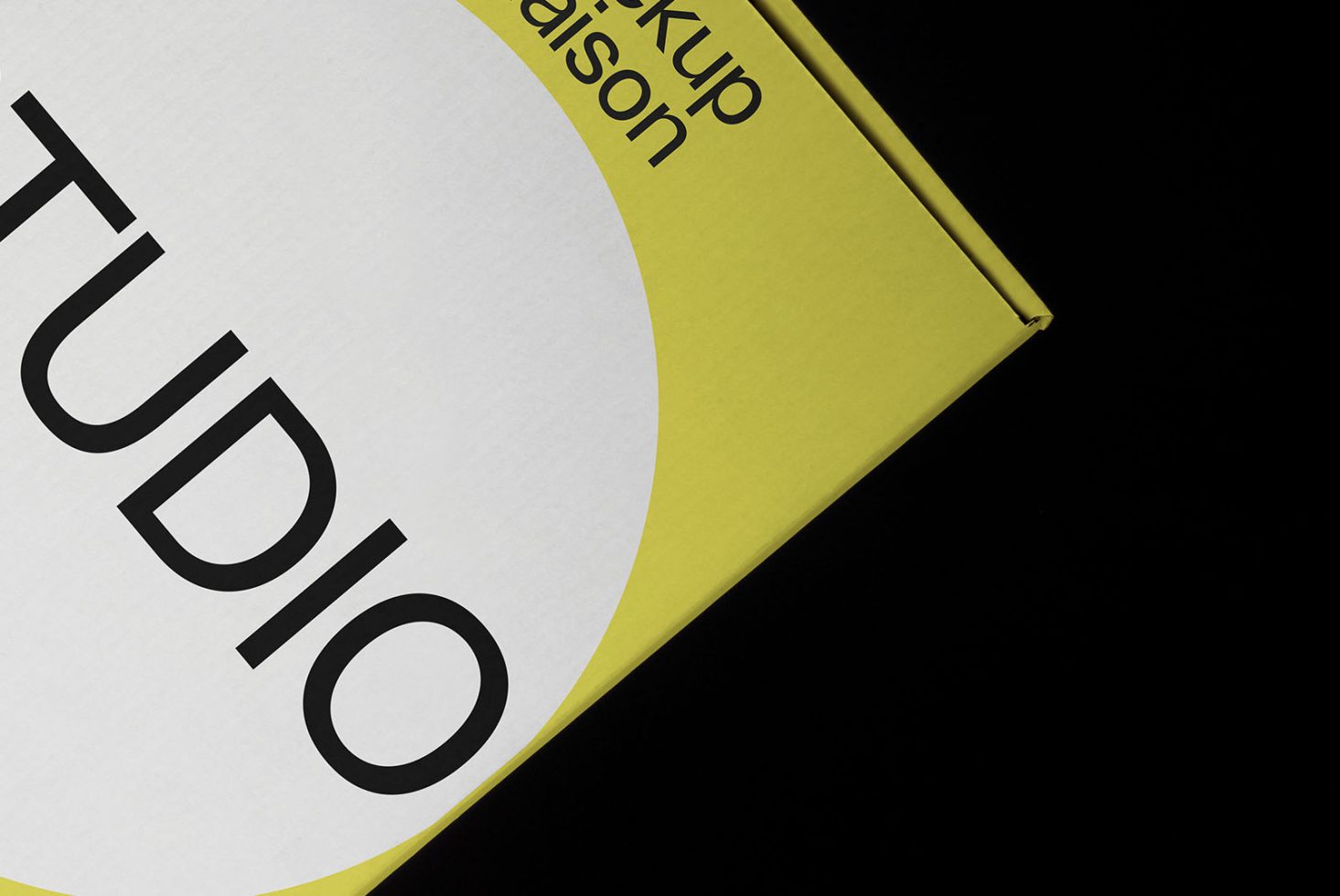 Box GRD02 Mockup preview 2