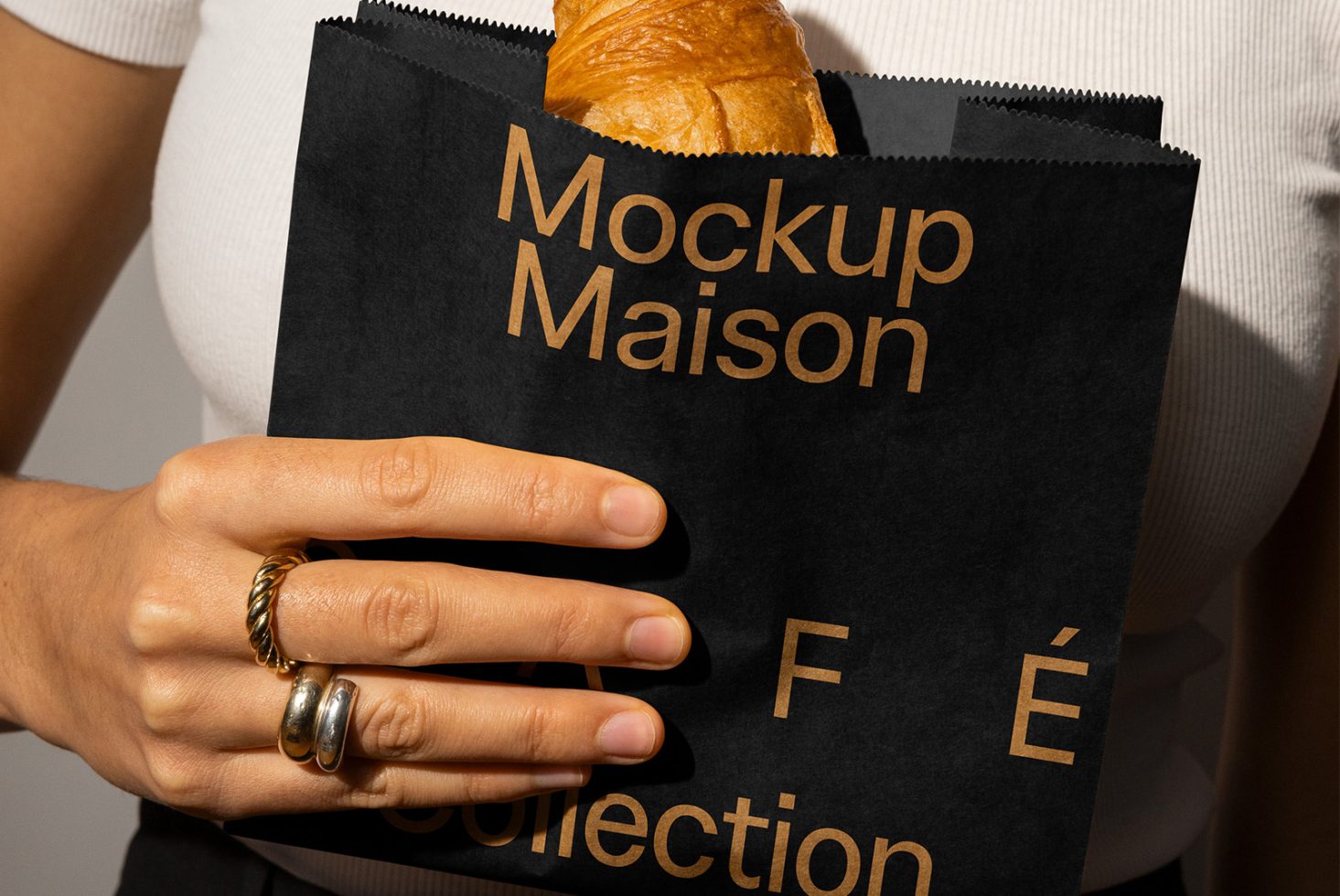 Takeaway Bag Mockup PG CAF1 09 preview 2