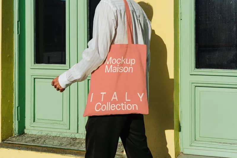 Tote Bag Mockup BG ITA This Book Mockup from Moc07