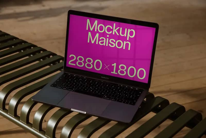 MacBook Pro 13″ LT B 02