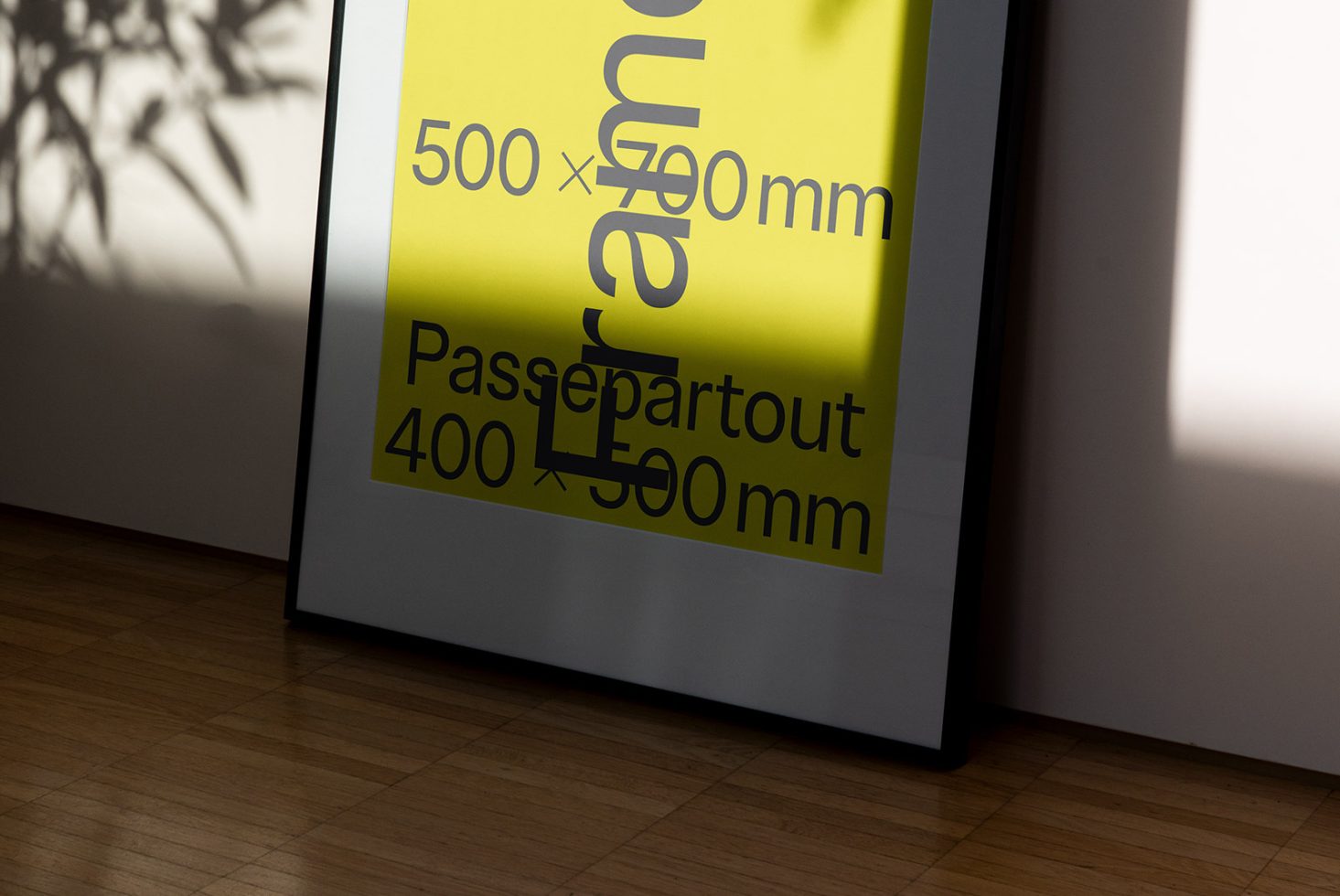 Frame E02 Mockup preview 2