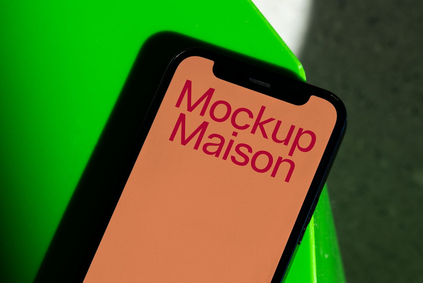 iPhone 13 DD G16 Mockup preview 2
