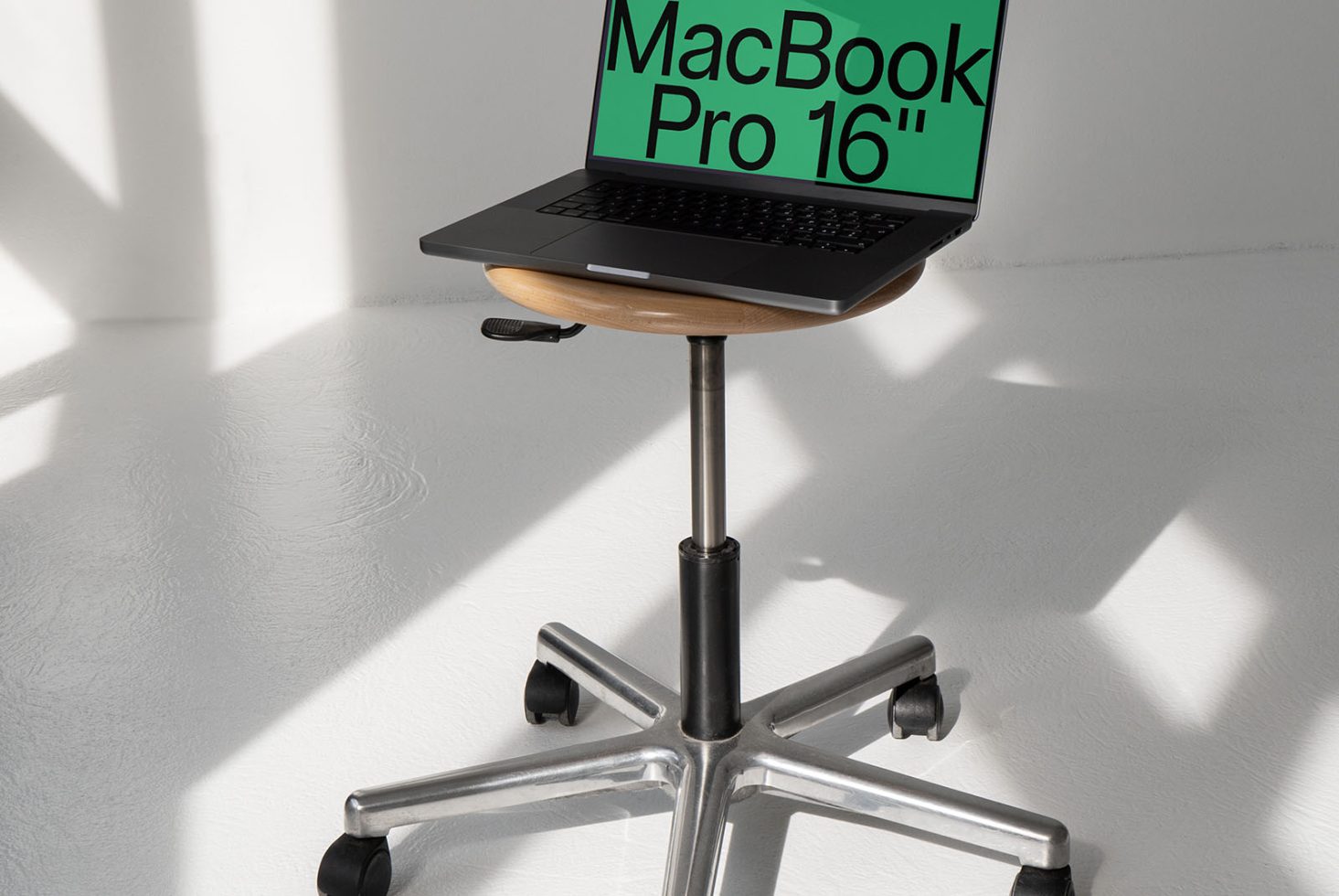 Macbook Pro DD G04 Mockup preview 2