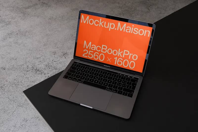 MacBook Pro 13″ LT C 01