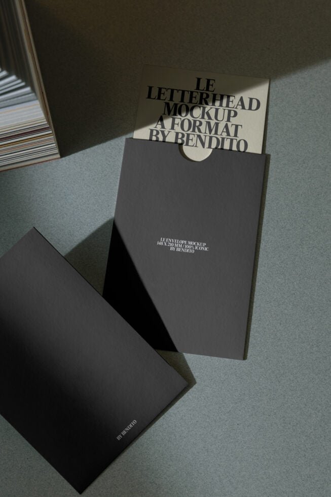 Le Envelope LB26W18 Mockup preview 4