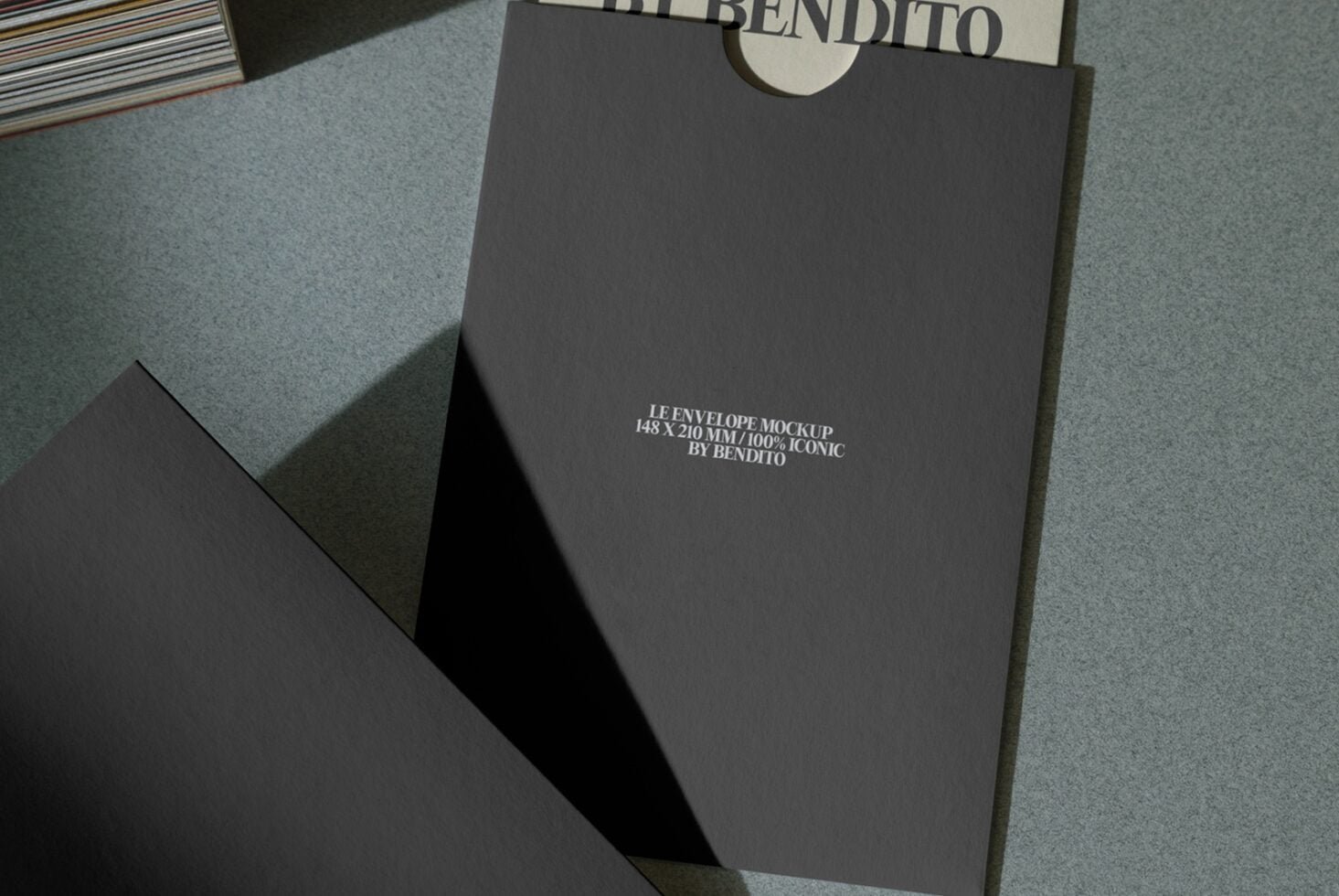Le Envelope LB26W18 Mockup preview 2